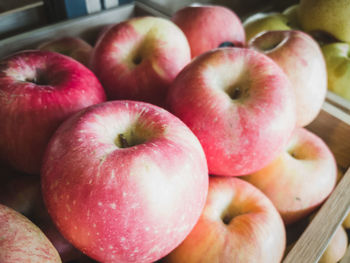 Close-up of apples in basket