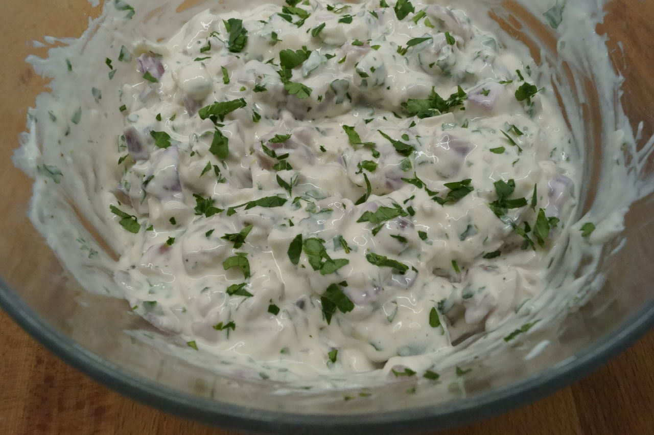 CLOSE-UP OF BOWL OF SOUP