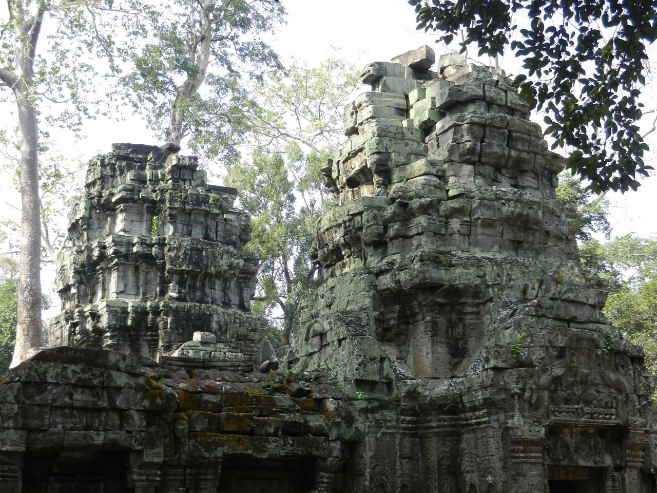 LOW ANGLE VIEW OF A BUILDING