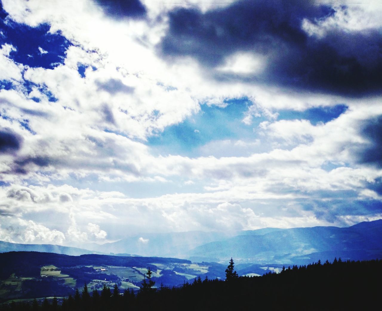 sky, cloud - sky, nature, beauty in nature, tranquility, scenics, tranquil scene, tree, outdoors, growth, no people, sunbeam, day, landscape, mountain