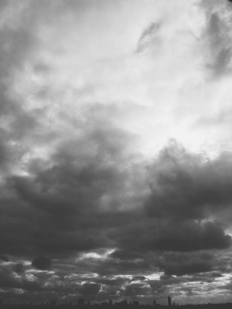 cloud - sky, sky, cloudy, low angle view, weather, cloudscape, overcast, beauty in nature, scenics, tranquility, nature, tranquil scene, cloud, storm cloud, dramatic sky, idyllic, atmospheric mood, outdoors, no people, sky only