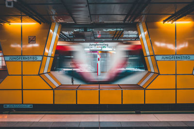 Subway passing station