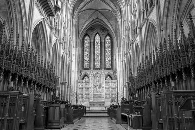 Black and white photo of the inside of truro cathedral in cornwall