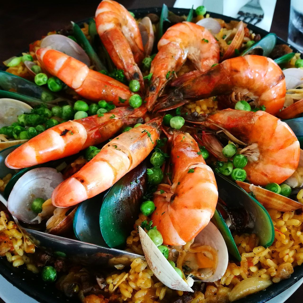 CLOSE-UP OF SEAFOOD ON PLATE