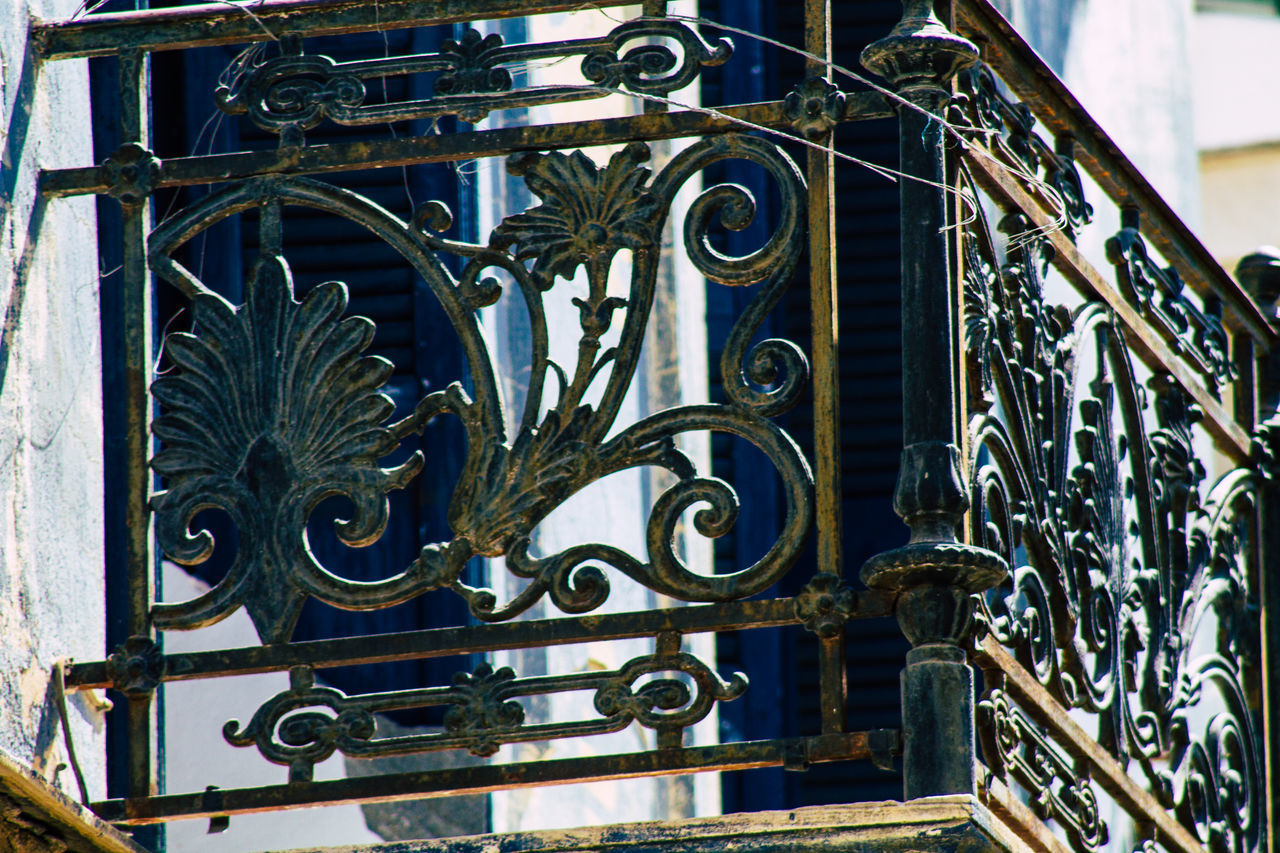 CLOSE-UP OF METAL FENCE