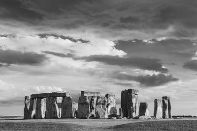 Sunset in stonehenge, wiltshire, england