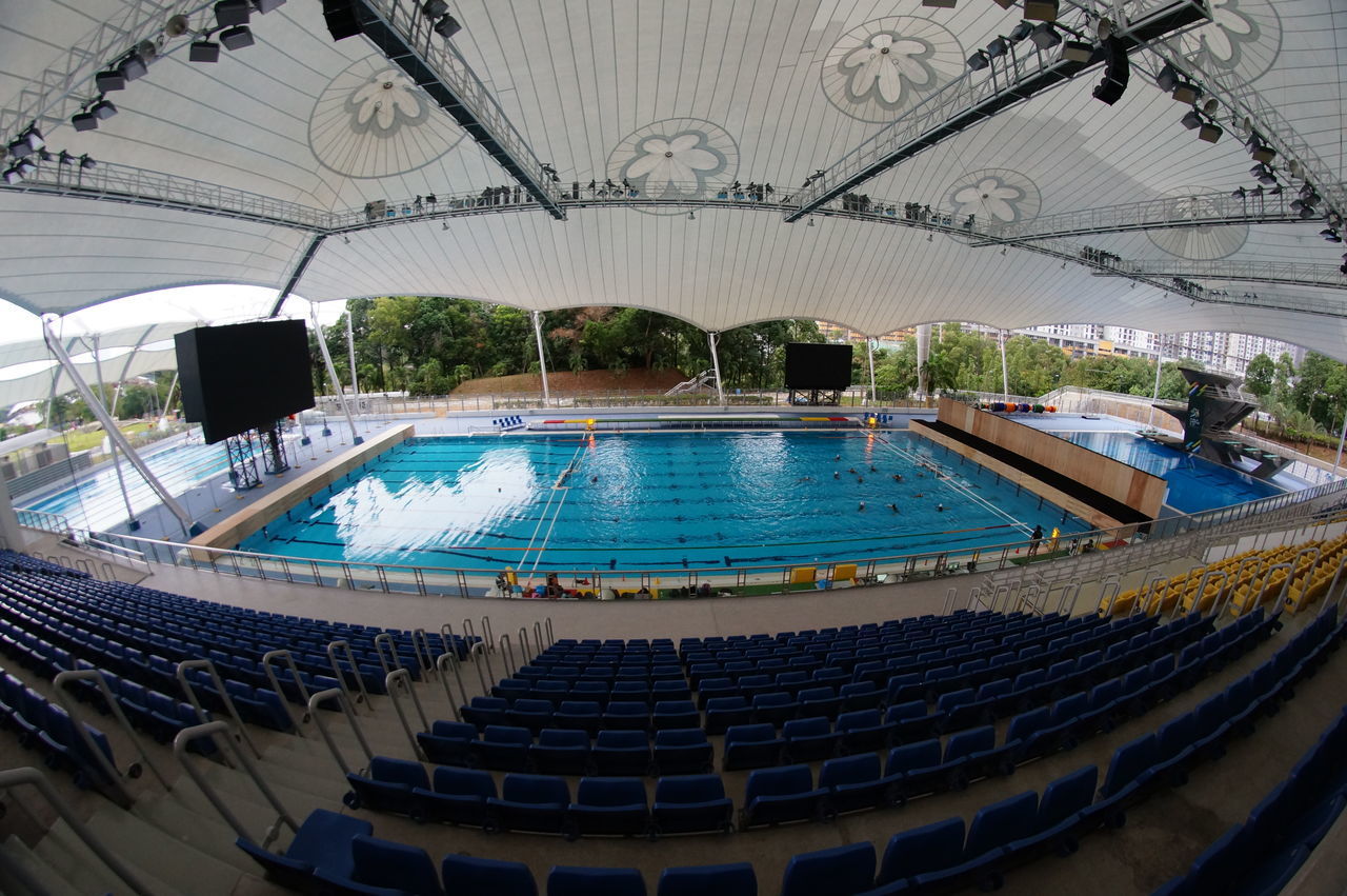 SWIMMING POOL BY BUILDING