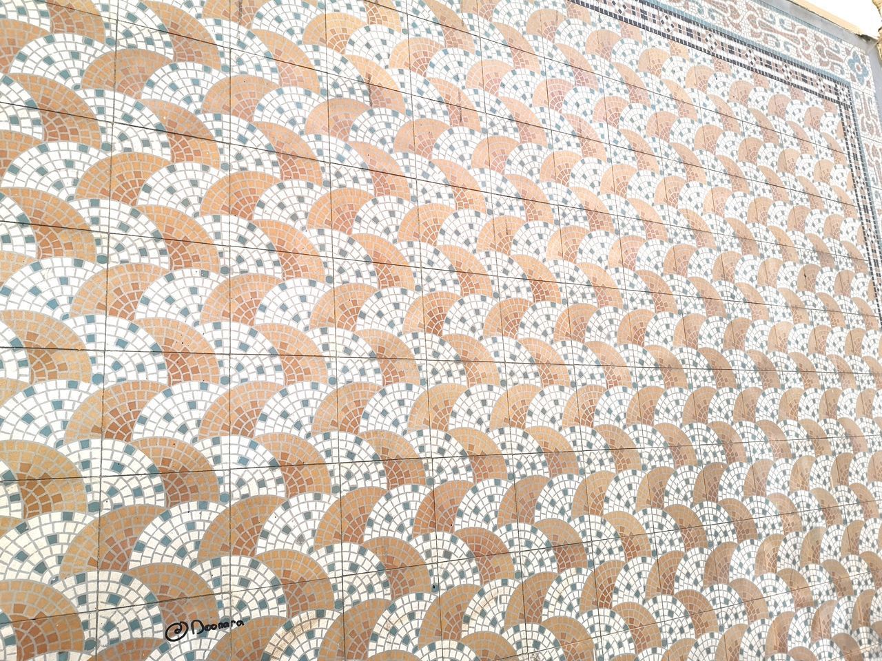 FULL FRAME SHOT OF TILED FLOOR