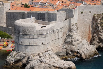 Fort bokar and city walls by italian architect michelozzo miche seen from fort lovrijenic, dubrovnik