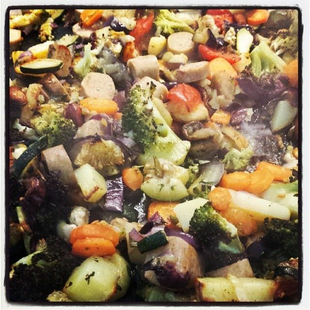 CLOSE-UP OF CHOPPED VEGETABLES