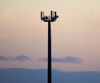 Telecomunicatioms pole 