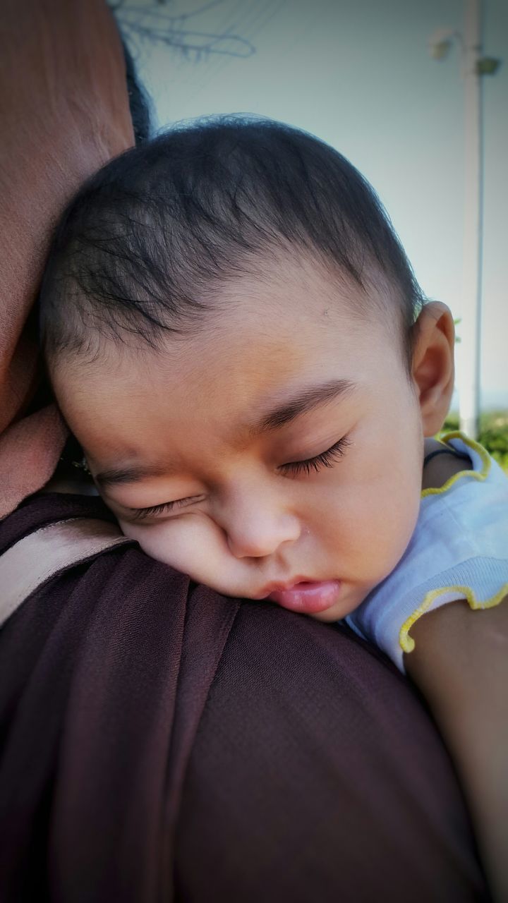 indoors, person, innocence, childhood, headshot, cute, lifestyles, baby, babyhood, elementary age, relaxation, home interior, portrait, close-up, front view, leisure activity, toddler, bed