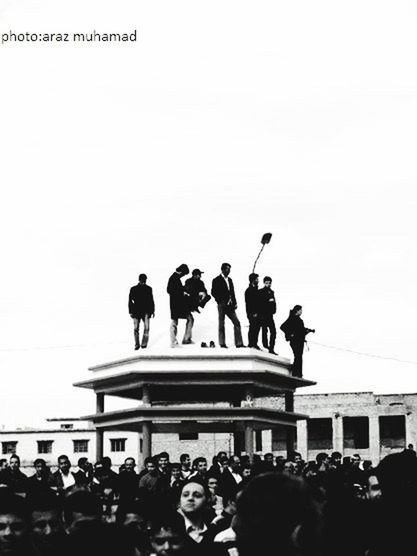 large group of people, leisure activity, men, lifestyles, person, text, communication, city life, tourist, tourism, vacations, ship, crowd, day, in front of, board, weekend activities, flying