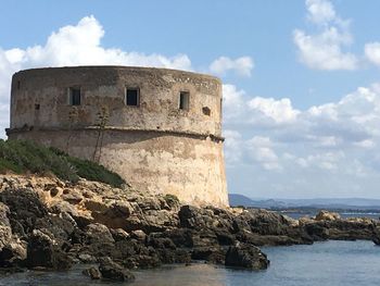 Scenic view of sea against sky - avanguardie catalane in sardegna 