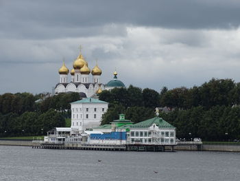 Building against cloudy sky