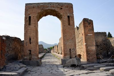 Old ruin building against sky