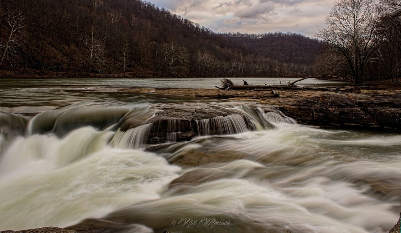 water, flowing water, motion, waterfall, long exposure, flowing, beauty in nature, scenics, river, nature, surf, sky, stream, tree, splashing, blurred motion, tranquil scene, power in nature, idyllic, tranquility