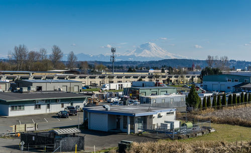 A view of mount rainier from auburn, washington.