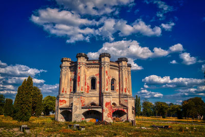 Low angle view of historic building against sky at modlin stronghold