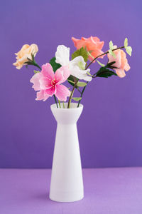 Close-up of pink flowers in vase