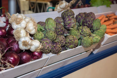 Artichokes, garlic, onions, carrots and other vegetables.