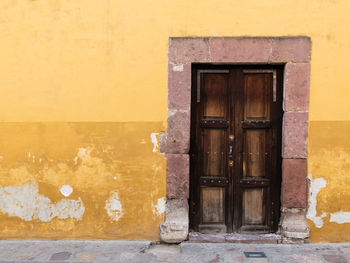 Entrance with closed door