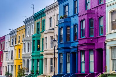 Low angle view of notting hill buildings against sky