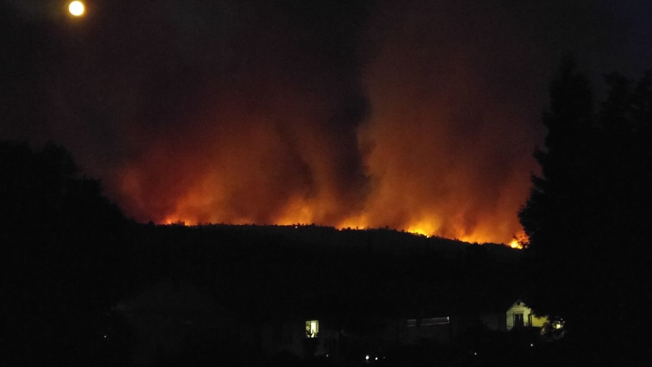 night, flame, burning, danger, accidents and disasters, glowing, heat - temperature, illuminated, built structure, building exterior, outdoors, no people, architecture, nature, forest fire, sky