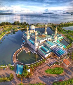 The beauty of mosque in kota kinabalu. its like floating building surrounded by beautiful lake.. 