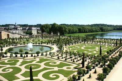 Garden of versailles against sky