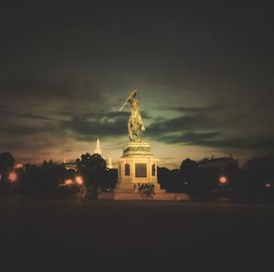 Statue of liberty against sky