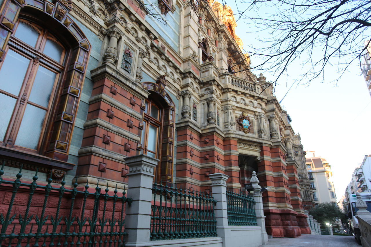 LOW ANGLE VIEW OF HISTORICAL BUILDING