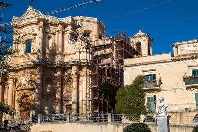 Buildings in city