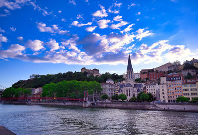 River passing through city buildings