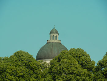 View of temple building against clear sky