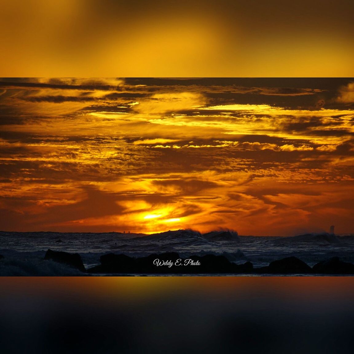 sunset, orange color, scenics, beauty in nature, water, tranquil scene, sea, sky, tranquility, horizon over water, idyllic, cloud - sky, nature, dramatic sky, sun, beach, non-urban scene, cloud, remote, reflection