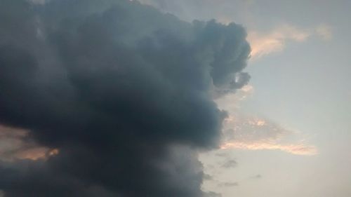 Low angle view of cloudy sky