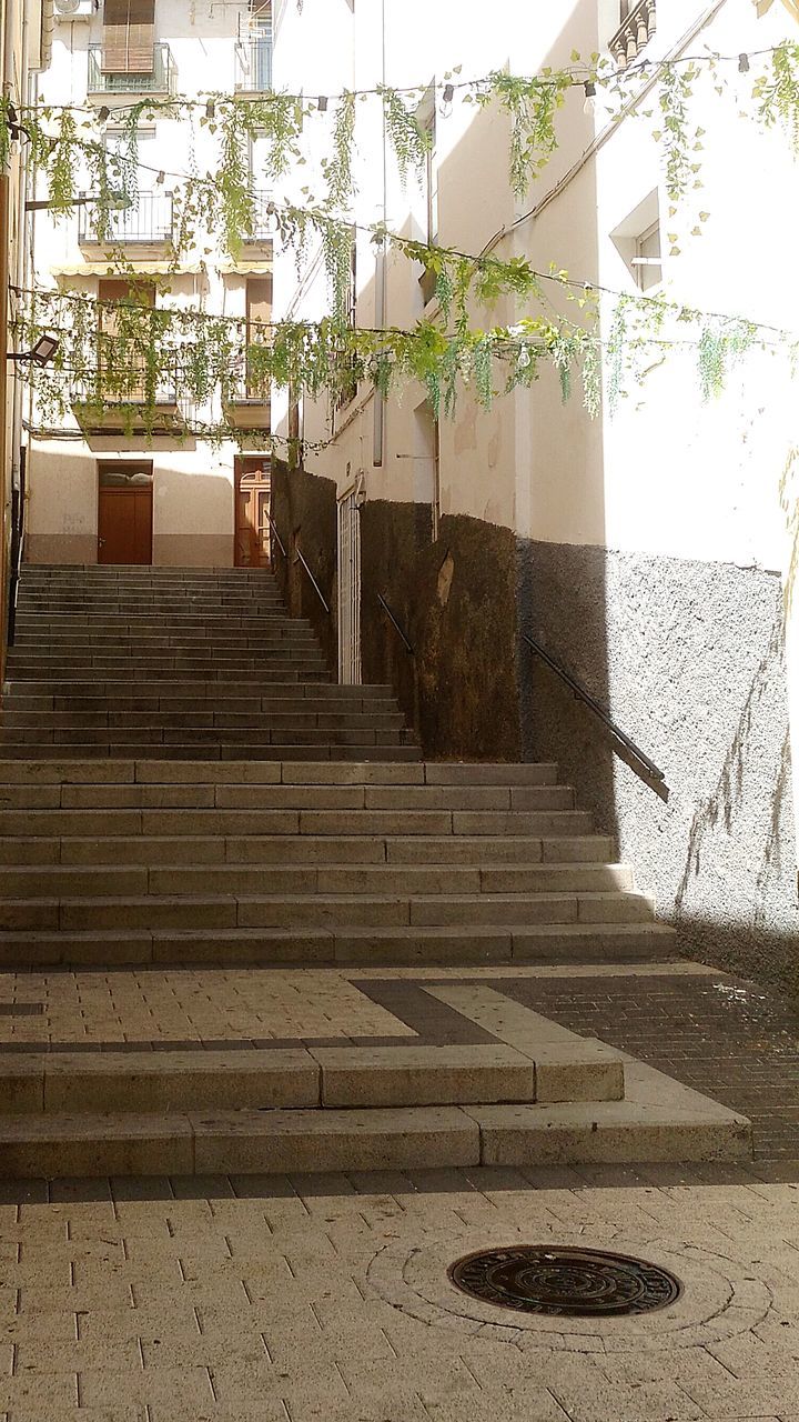 EMPTY STAIRCASE OF BUILDING