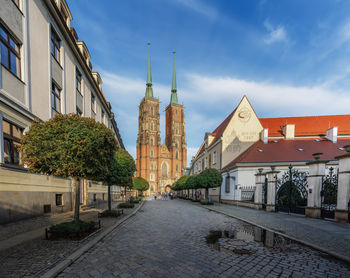 Buildings in city