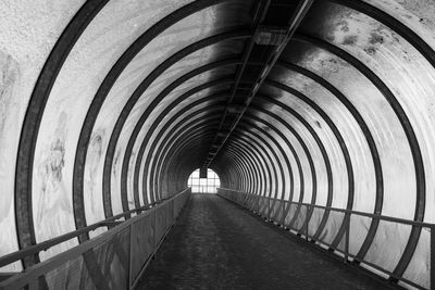 Tunnel black and white