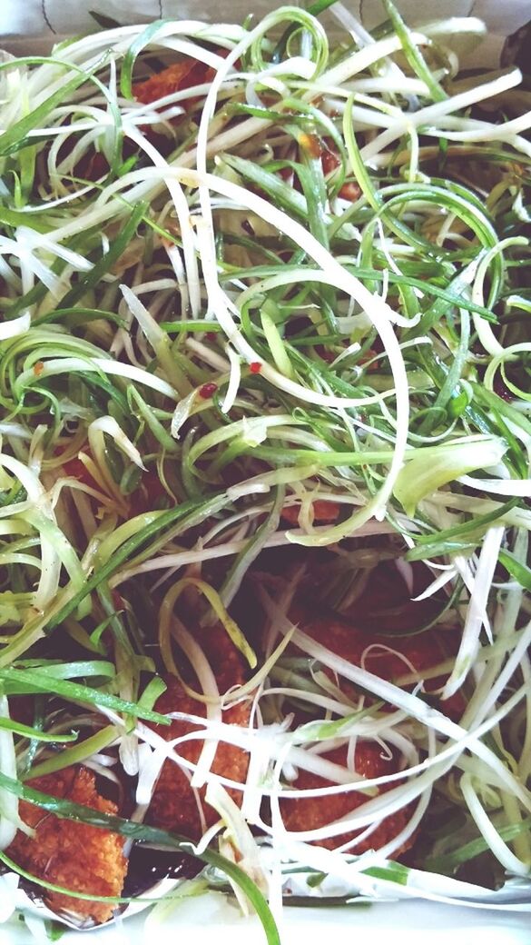 leaf, green color, plant, high angle view, close-up, growth, vegetable, freshness, full frame, no people, backgrounds, still life, nature, indoors, green, day, healthy eating, food and drink, field, abundance