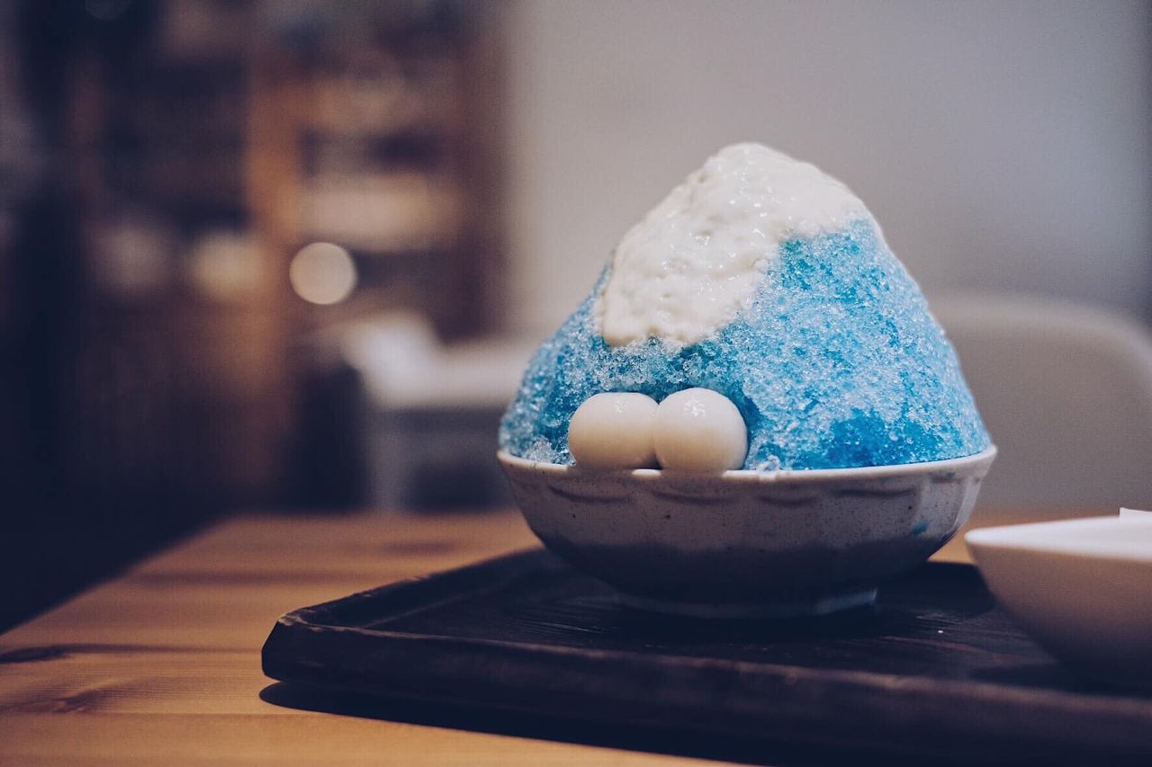 CLOSE-UP OF DESSERT IN BOWL