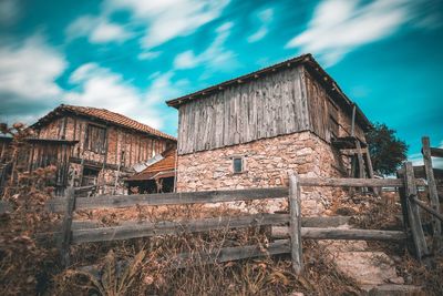 Abandoned building against sky