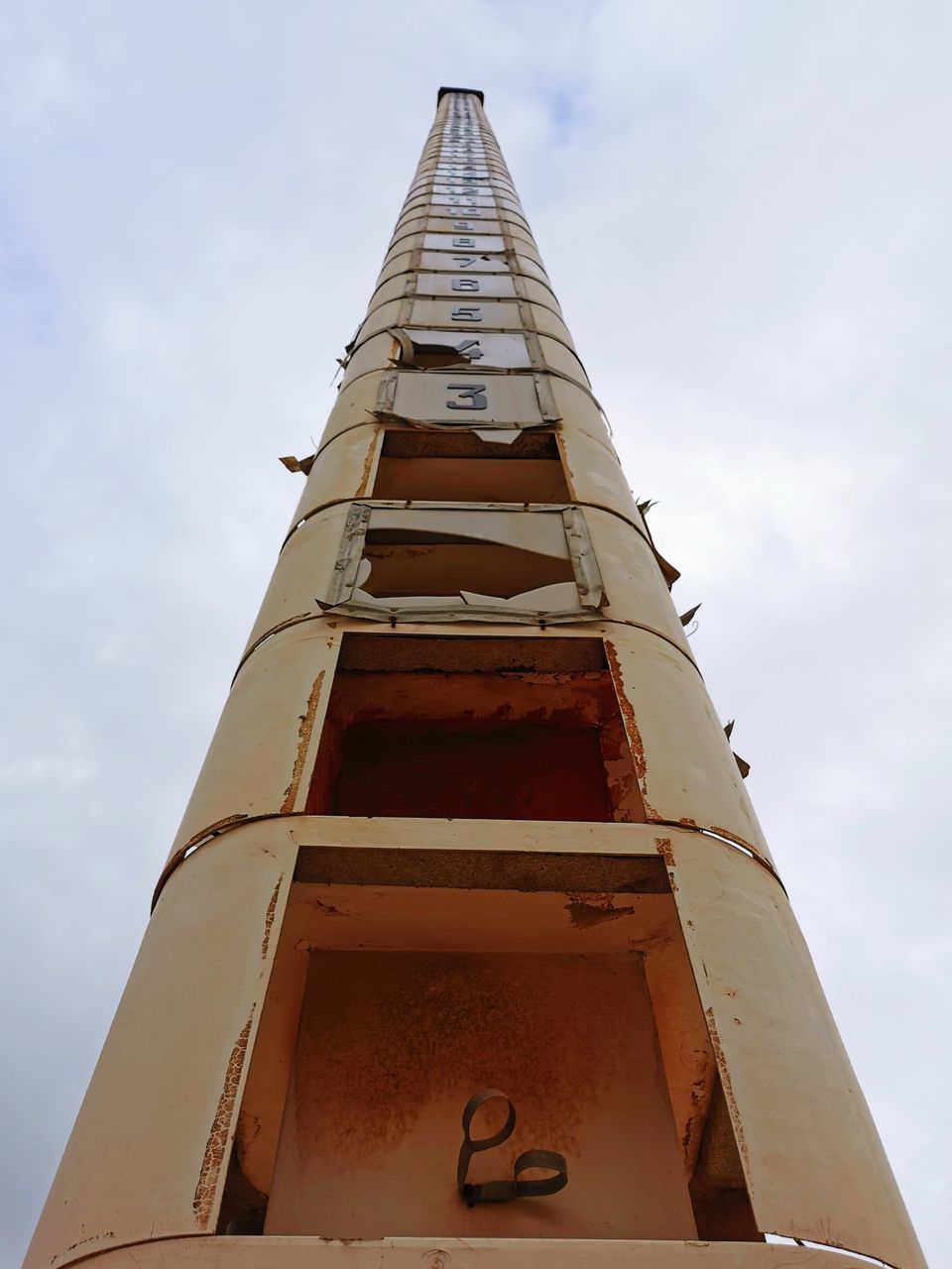 LOW ANGLE VIEW OF TRADITIONAL BUILDING AGAINST SKY