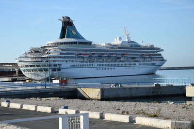 cruise ship