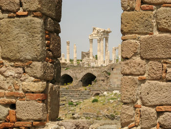 Old ruin building against sky