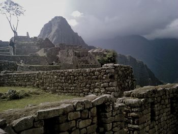 Machu picchu against sky