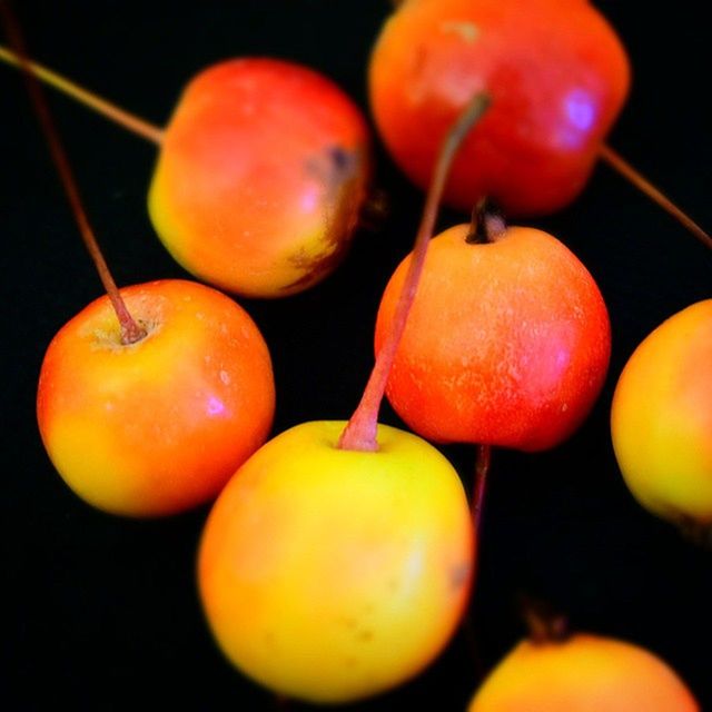 food and drink, healthy eating, fruit, freshness, food, close-up, ripe, red, still life, orange - fruit, tomato, organic, juicy, apple, orange color, indoors, vegetable, apple - fruit, focus on foreground, stem