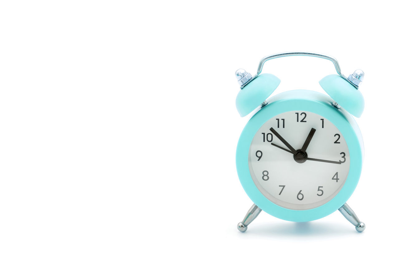 clock, alarm clock, time, cut out, clock face, copy space, white background, minute hand, studio shot, white, no people, single object, indoors, deadline, instrument of time, number, retro styled