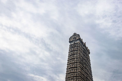 Murdeshwar temple rajagopuram entrance isolated with flat sky 